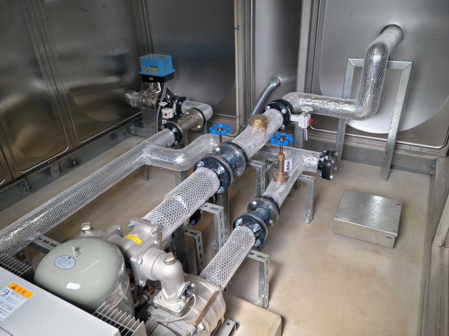 給排水衛生設備工事の施工現場