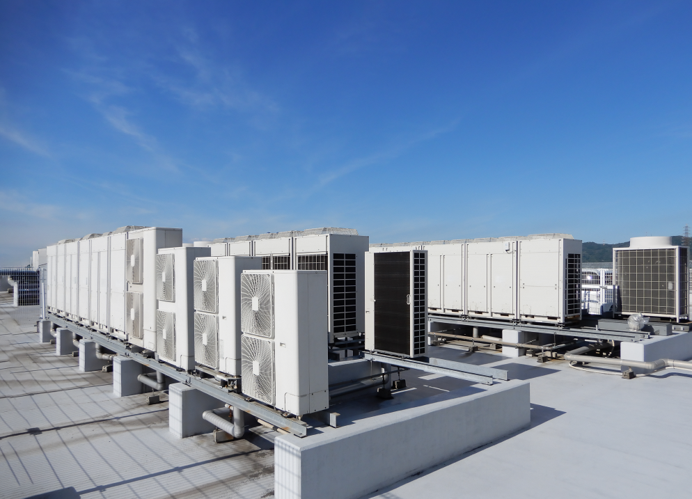 空調設備工事の施工現場